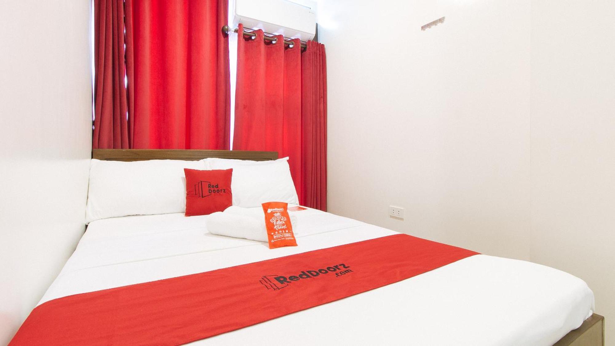 Reddoorz Near Fernwoods Garden Кесон-Сіті Екстер'єр фото