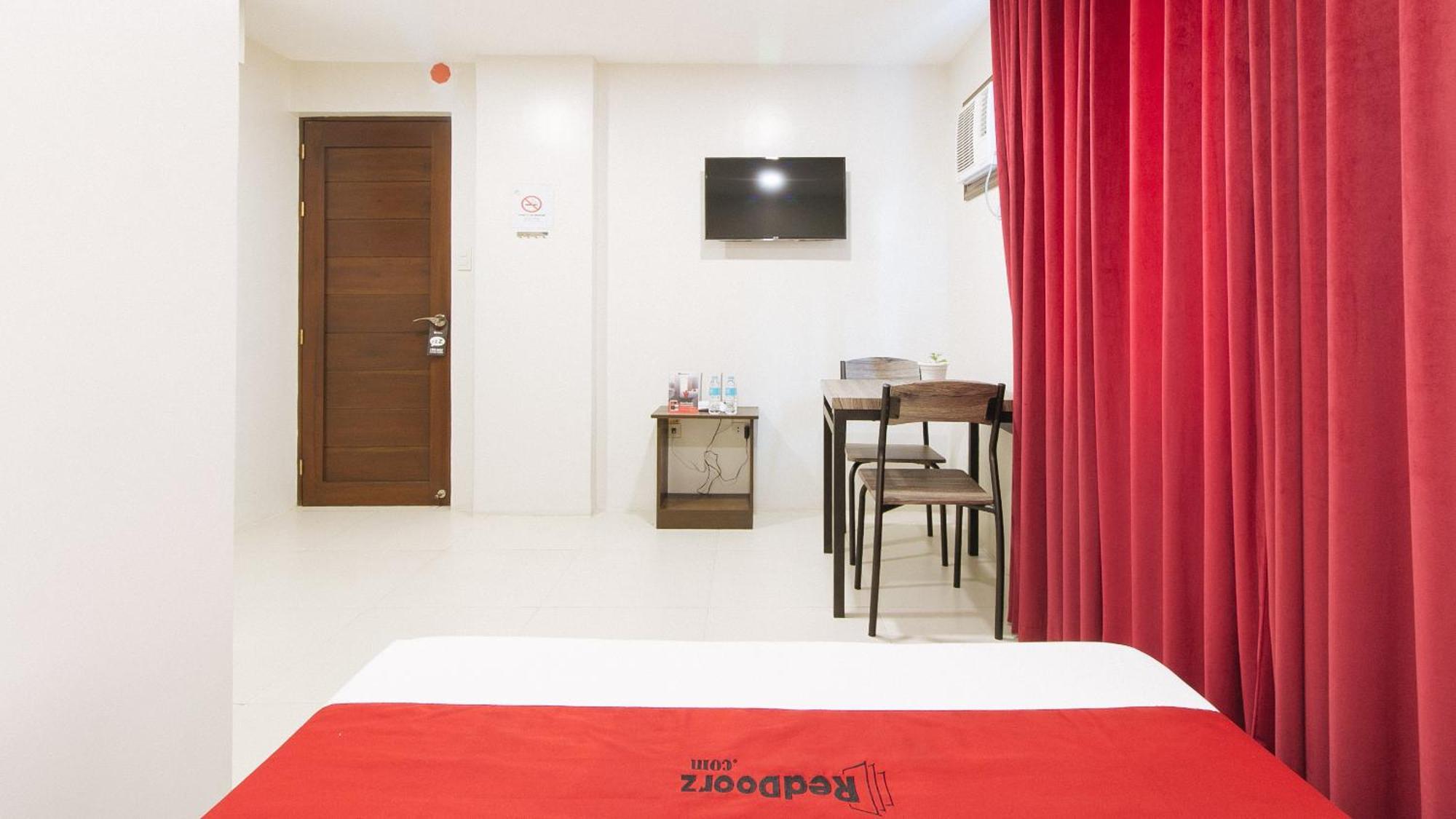 Reddoorz Near Fernwoods Garden Кесон-Сіті Екстер'єр фото