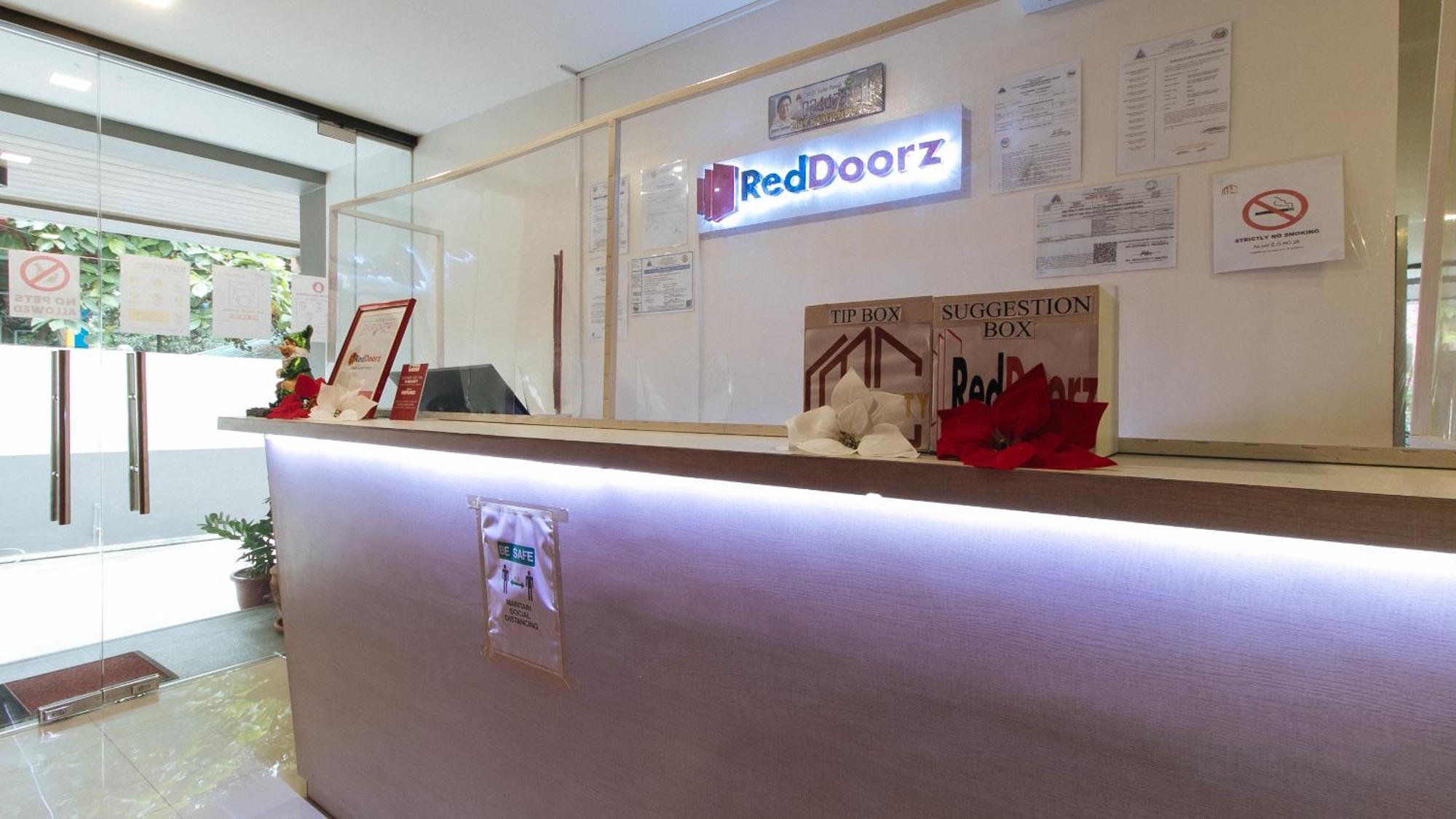 Reddoorz Near Fernwoods Garden Кесон-Сіті Екстер'єр фото